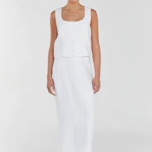 DISSH White Skirt Set